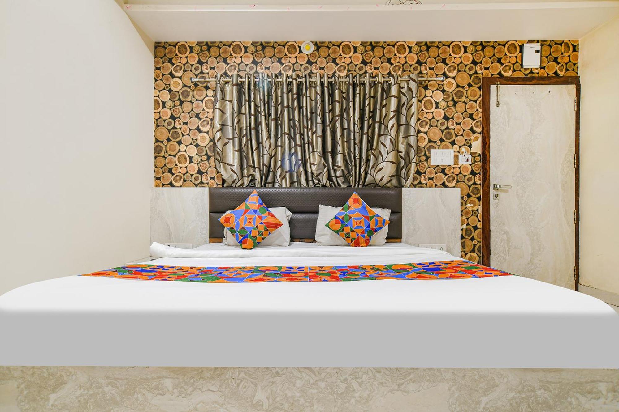 Fabhotel Shivam Palace- Near Mahakal Mandir อุจเจน ภายนอก รูปภาพ