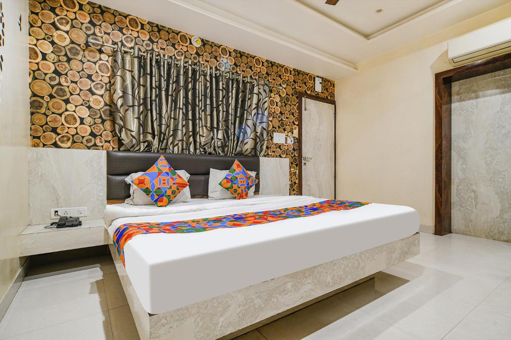 Fabhotel Shivam Palace- Near Mahakal Mandir อุจเจน ภายนอก รูปภาพ
