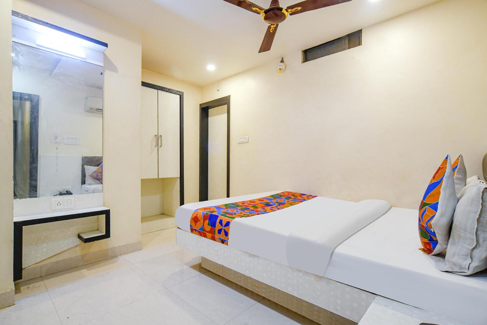 Fabhotel Shivam Palace- Near Mahakal Mandir อุจเจน ภายนอก รูปภาพ