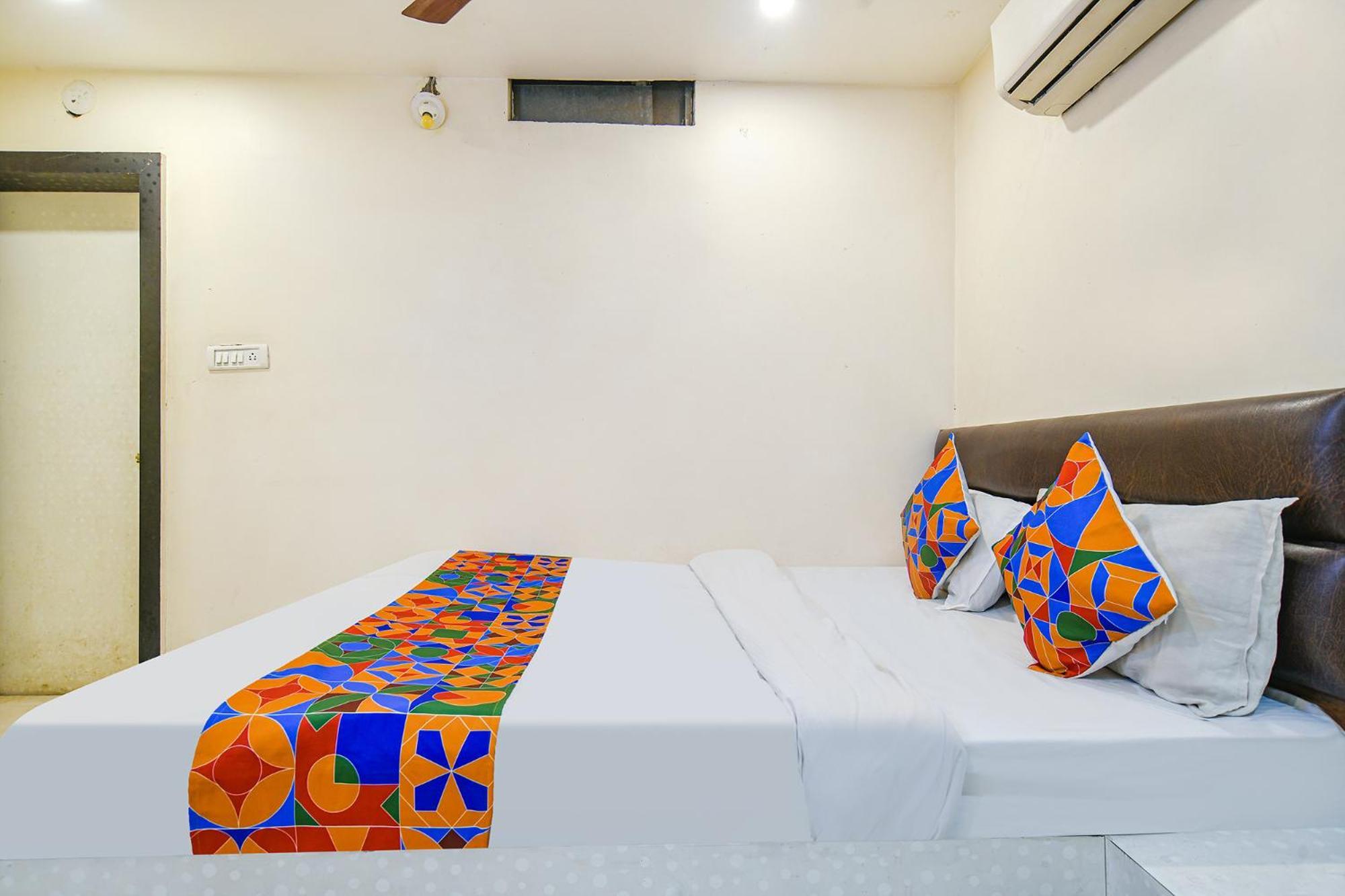 Fabhotel Shivam Palace- Near Mahakal Mandir อุจเจน ภายนอก รูปภาพ