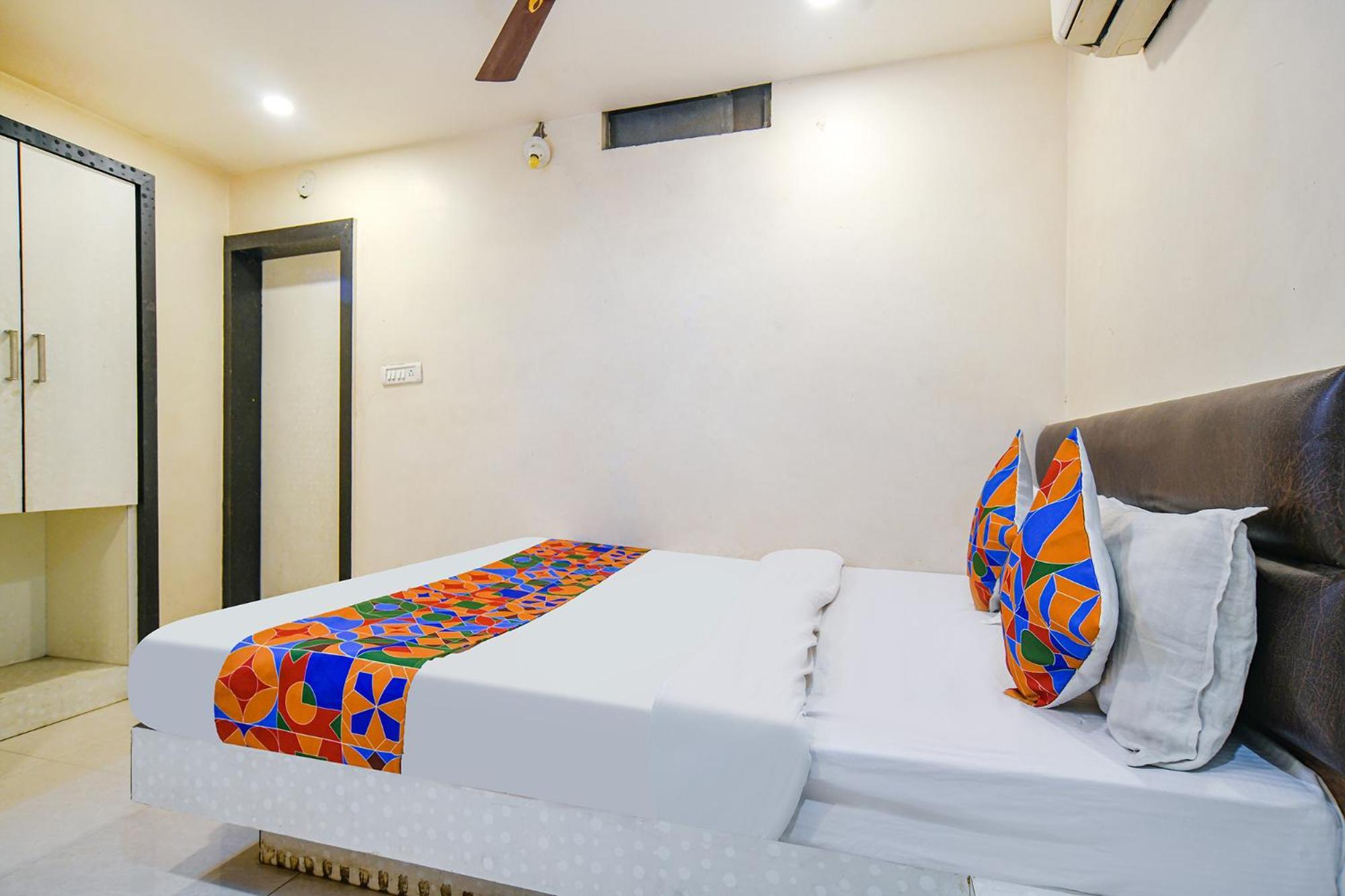 Fabhotel Shivam Palace- Near Mahakal Mandir อุจเจน ภายนอก รูปภาพ