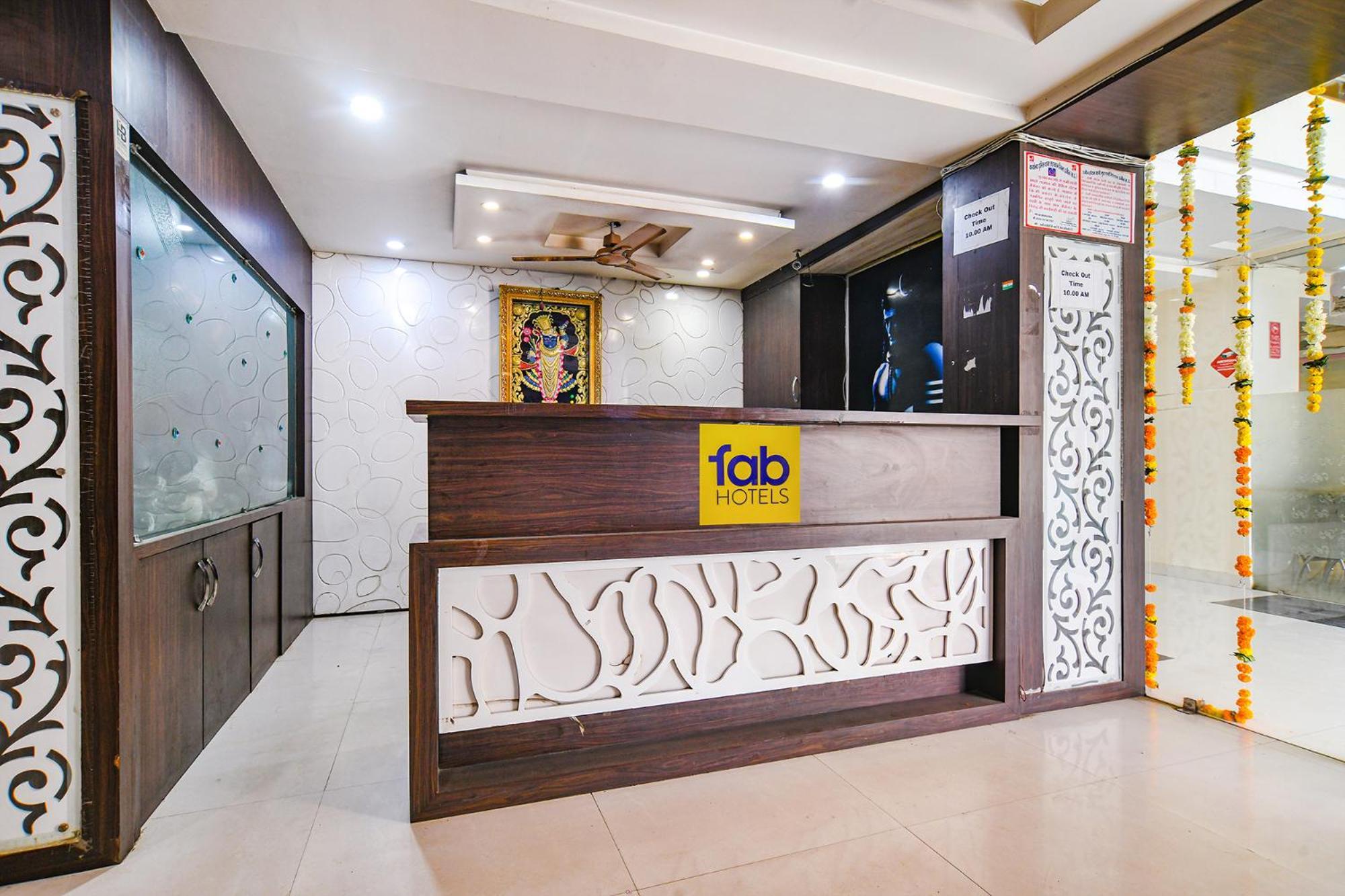 Fabhotel Shivam Palace- Near Mahakal Mandir อุจเจน ภายนอก รูปภาพ