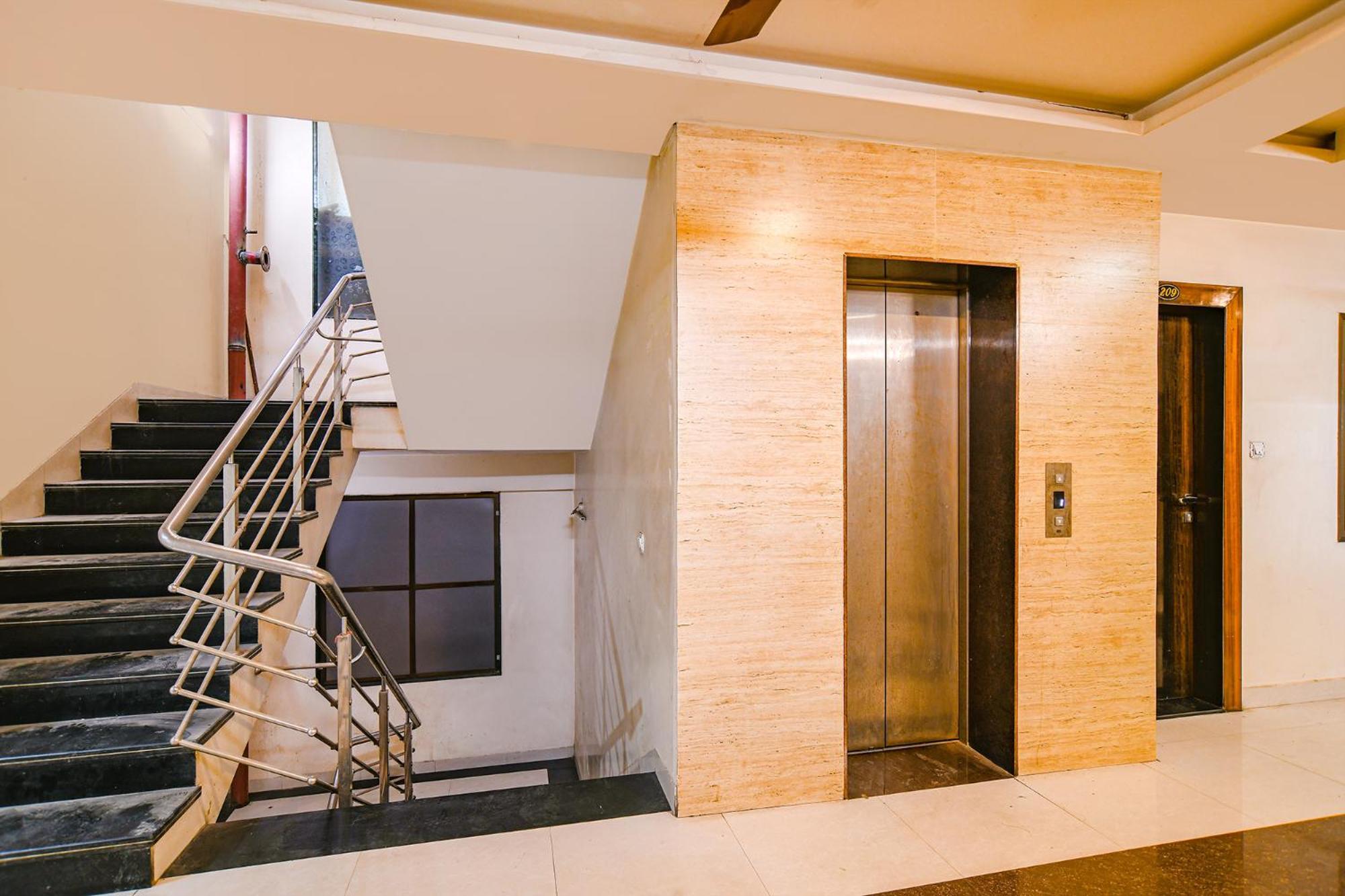 Fabhotel Shivam Palace- Near Mahakal Mandir อุจเจน ภายนอก รูปภาพ